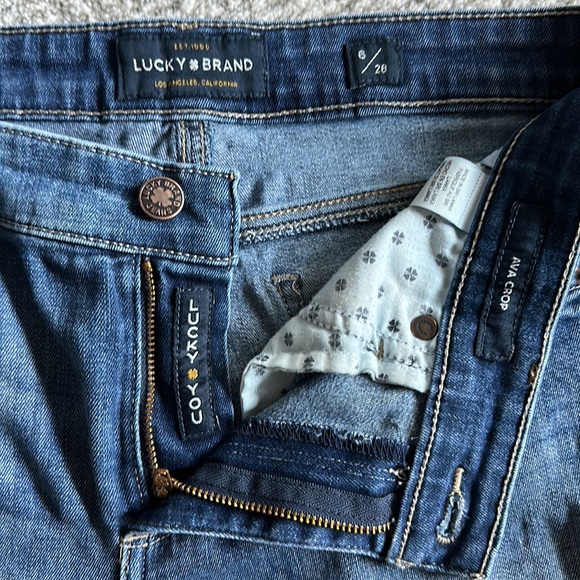 Lucky Brand Women's Mid Rise Ava Crop Jeans Dark Wash Size 6/28 - Picture 2 of 5